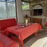 Yellow Fairy Tale Ferienhaus