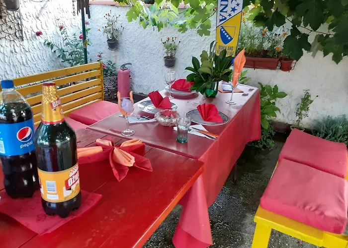 Yellow Fairy Tale Vikendica Visoko