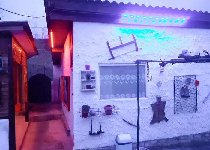 Yellow Fairy Tale Vikendica Visoko