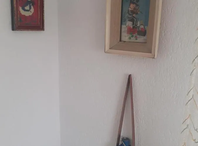 Vikendica Yellow Fairy Tale