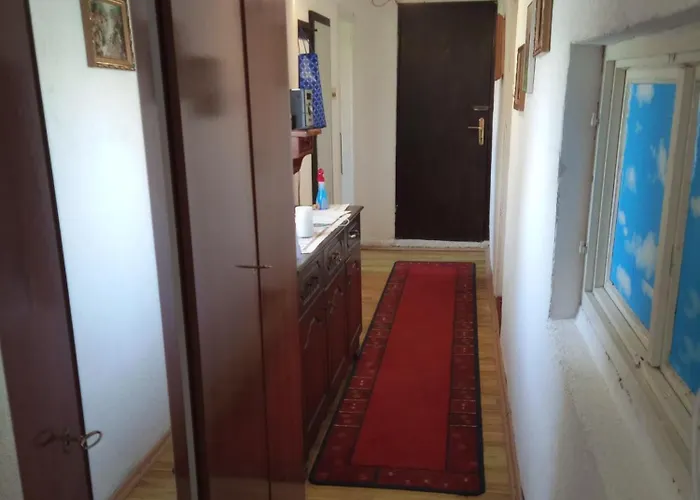 Yellow Fairy Tale Vikendica *