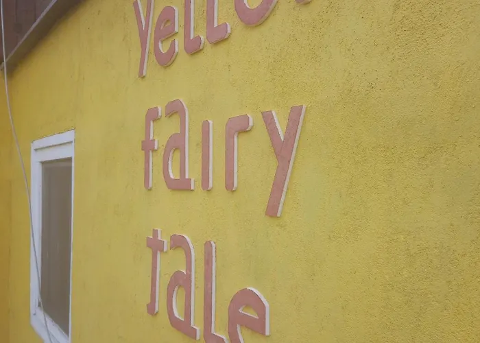 Vikendica Yellow Fairy Tale