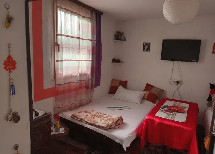 Yellow Fairy Tale Vikendica Visoko