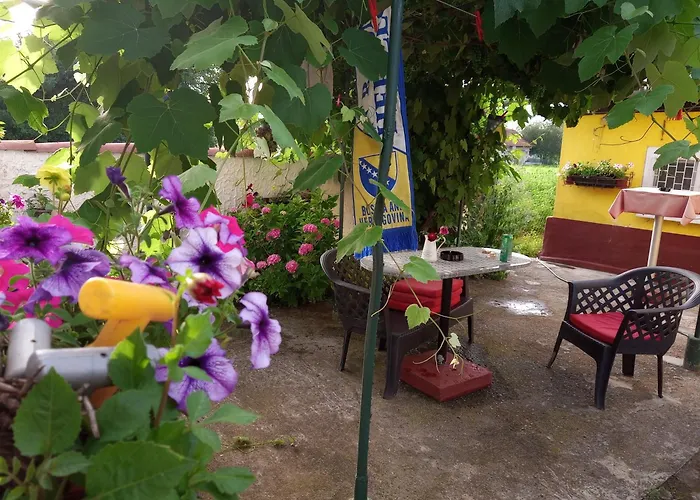 Vikendica Yellow Fairy Tale *