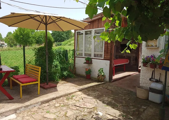 Yellow Fairy Tale Vikendica *